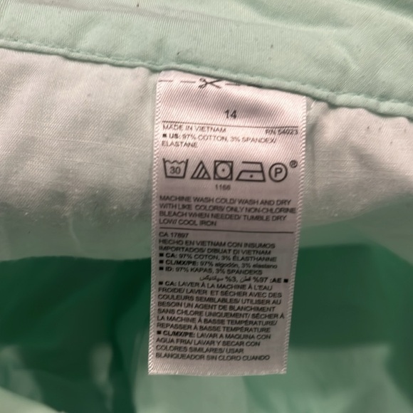 Old navy women’s mint green color shorts size 14 - Picture 4 of 10